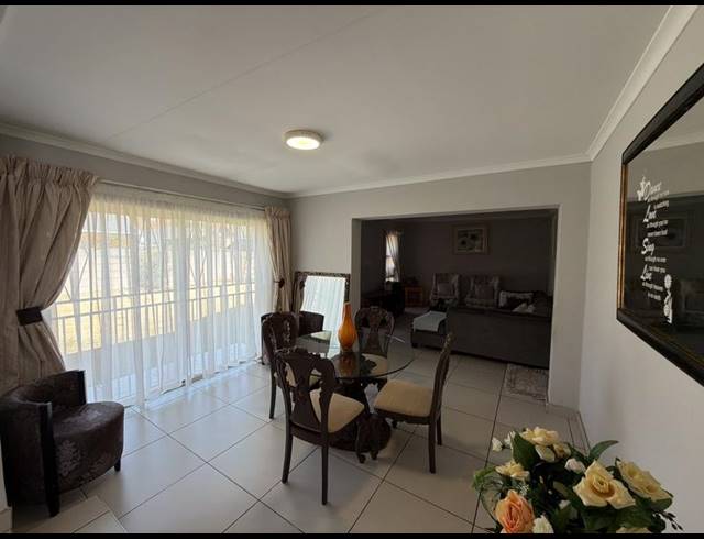 3 BEDROOM PROPERTY TO RENT IN PARKRAND